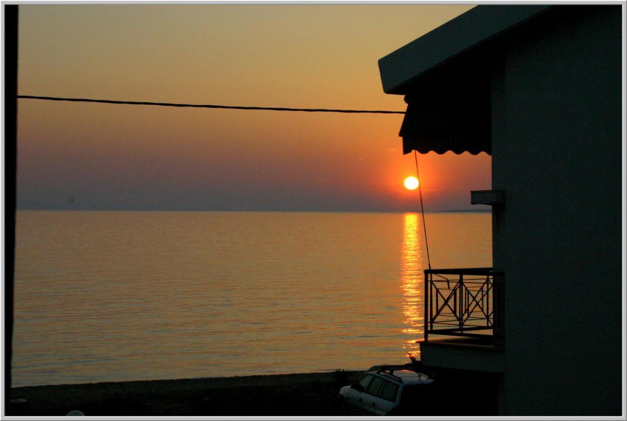 Just 20 Meters From The Beach Toroni Exterior photo